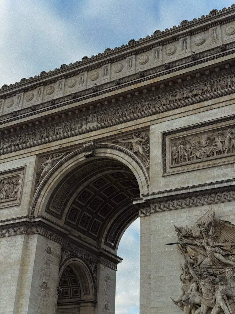 Las románticas vacaciones de Toto Otero con Camila Pardo por Europa (Fotos: Instagram)