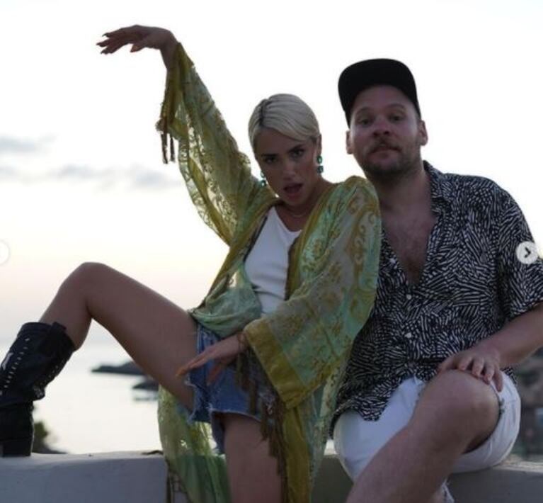 Las sensuales y divertidas postales de Lali Espósito pasándola increíble con sus amigos en Ibiza: "Mi escudo de amor"