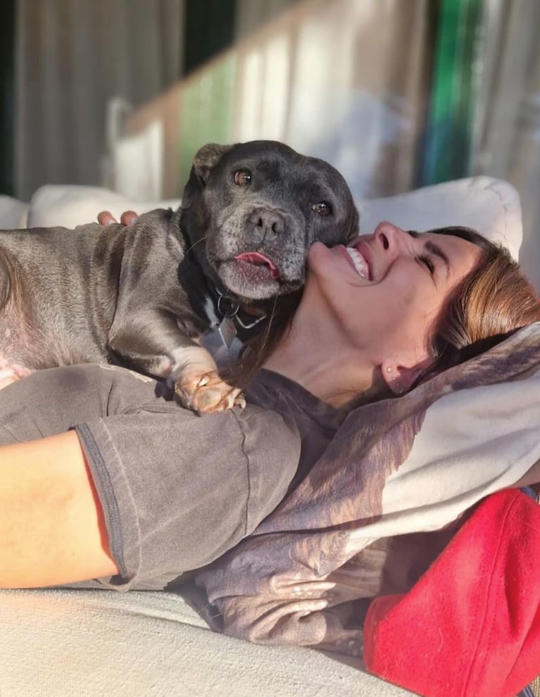 Las tiernas fotos de China Suárez con Magnolia Vicuña y sus perros al aire libre: juegos y risas