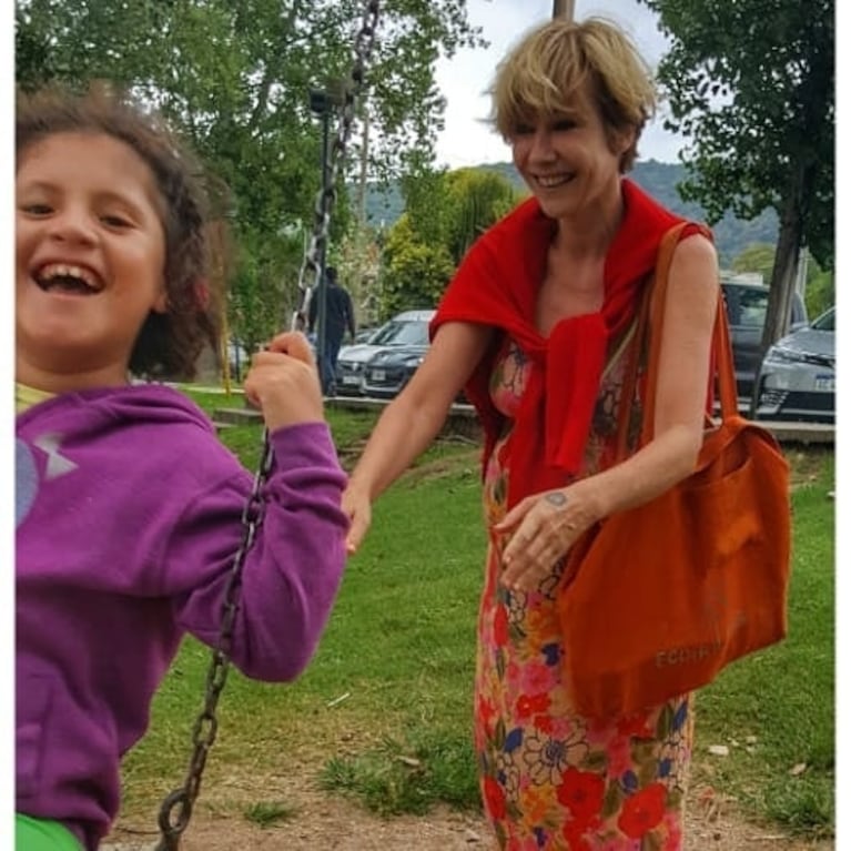Las tiernas fotos de Inés Estevez con sus hijas a puro juego: "Manual de instrucciones para días nublados"