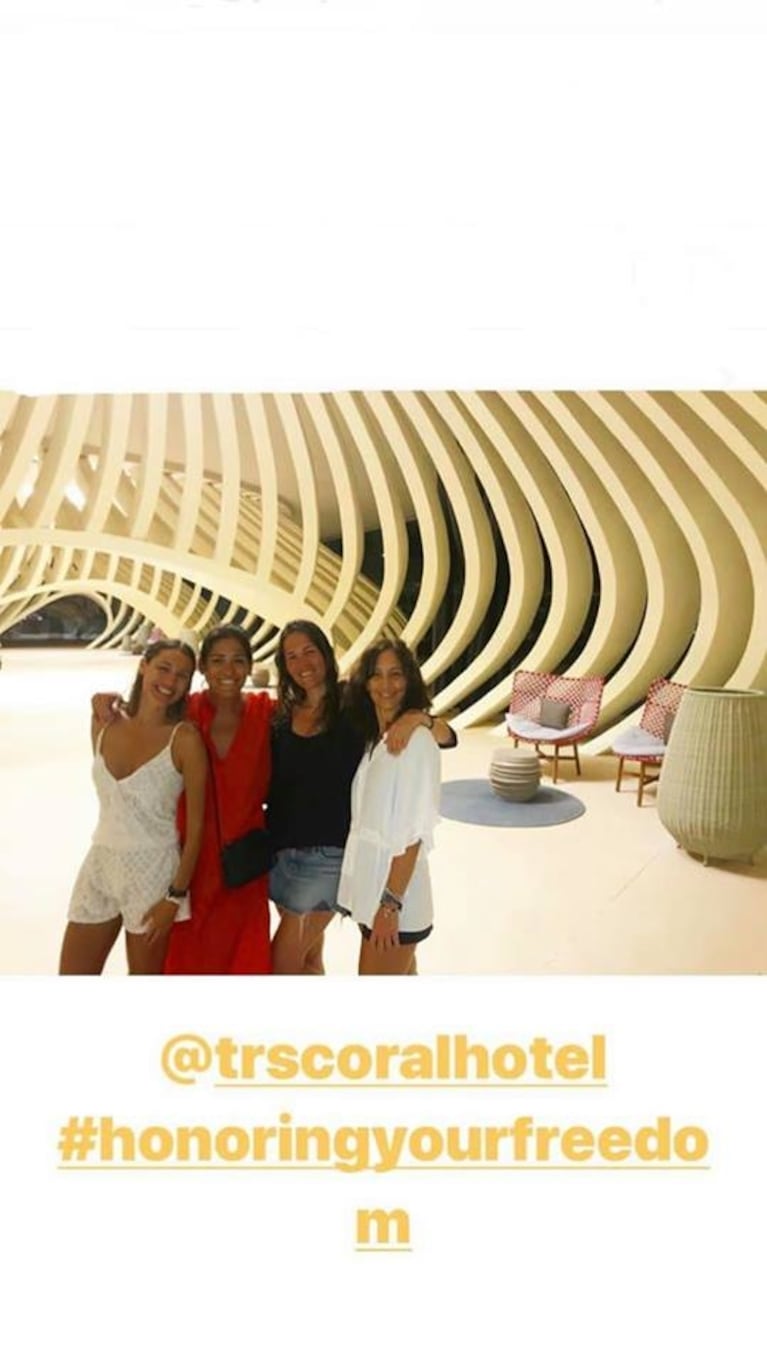 Las tiernas fotos de Pampita con sus amigas en México