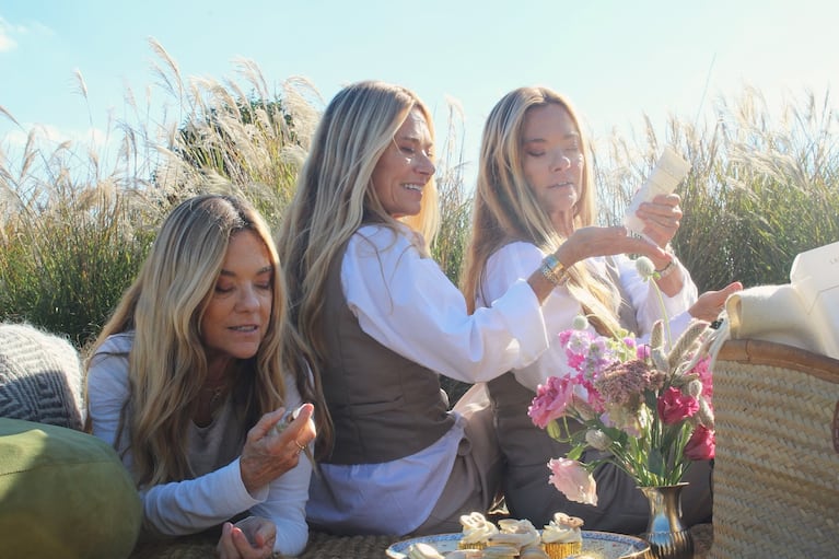Las Trillizas de Oro reinventan su legado con una exclusiva línea de perfumería y bienestar. Crédito: Instagram