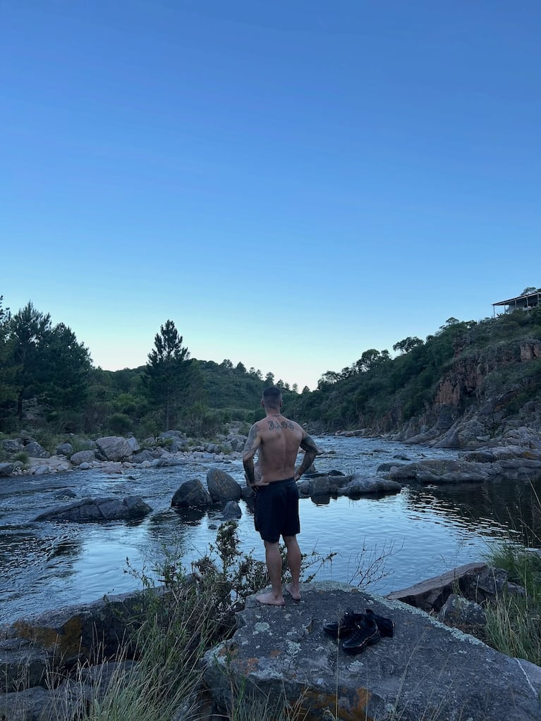 Las vacaciones de J Balvin en Villa Carlos Paz: sierras, fernet y familia. CRÉDITO: Instagram