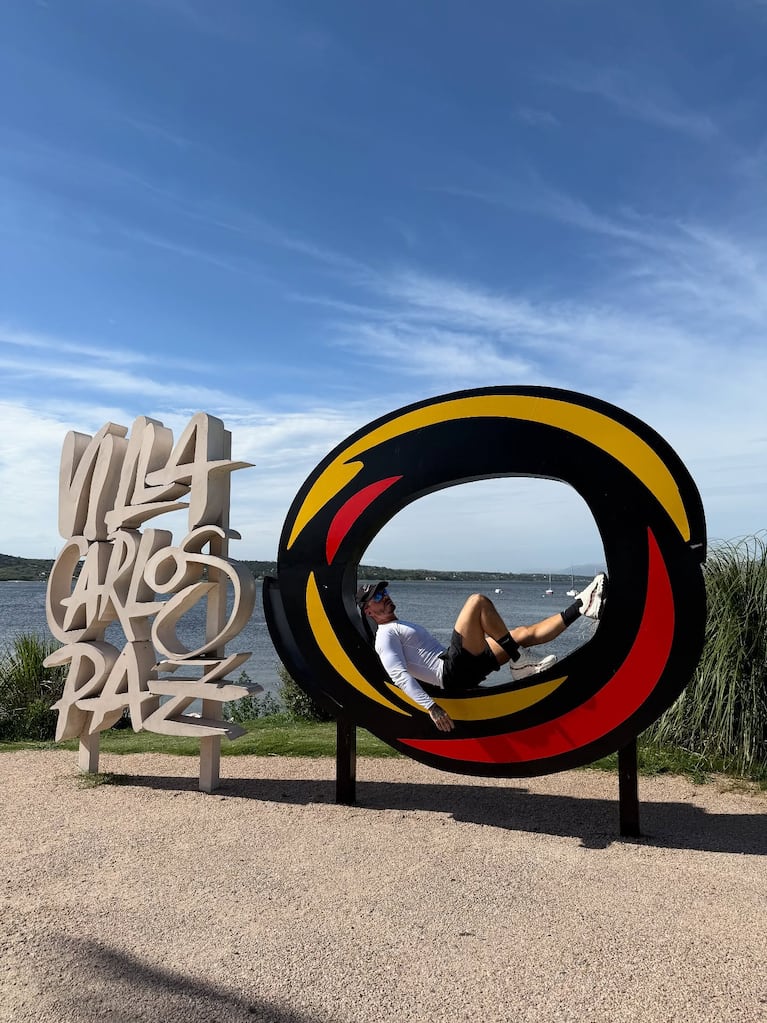 Las vacaciones de J Balvin en Villa Carlos Paz: sierras, fernet y familia. CRÉDITO: Instagram