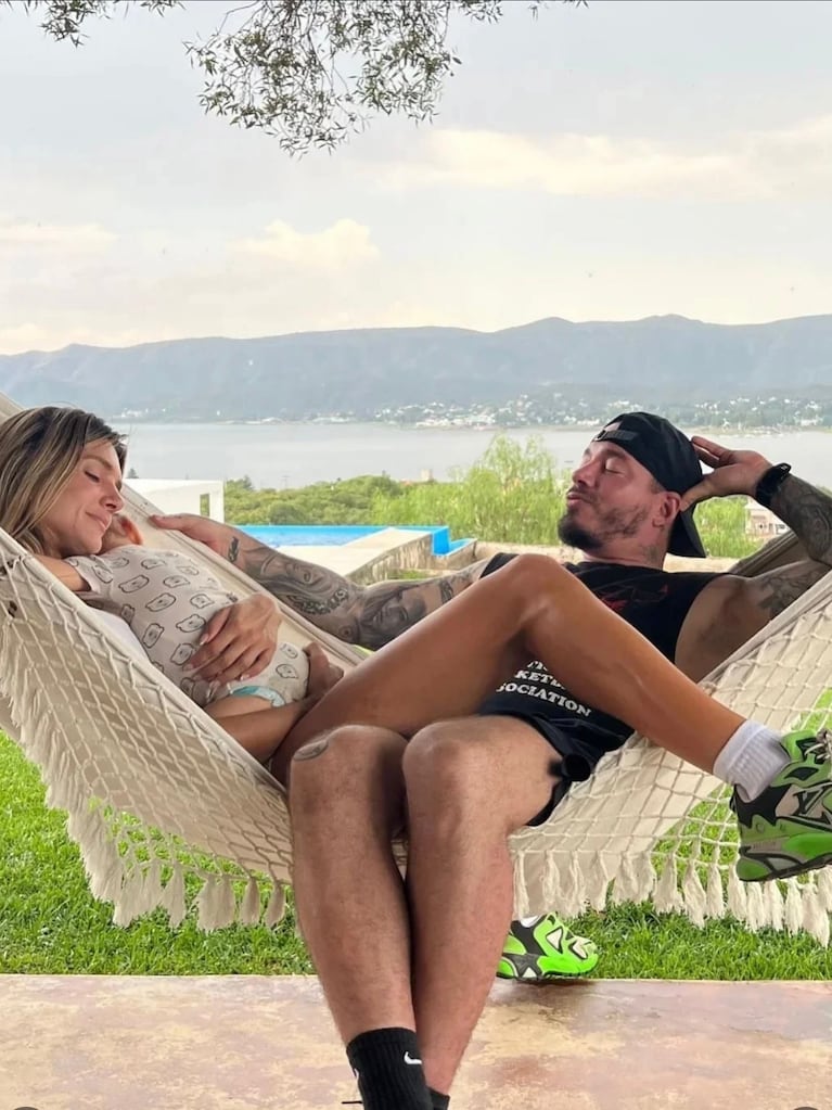 Las vacaciones de J Balvin en Villa Carlos Paz: sierras, fernet y familia. CRÉDITO: Instagram