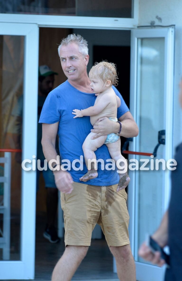 Las vacaciones de Marley junto al pequeño Mirko en Pinamar: sus postales más tiernas en la playa
