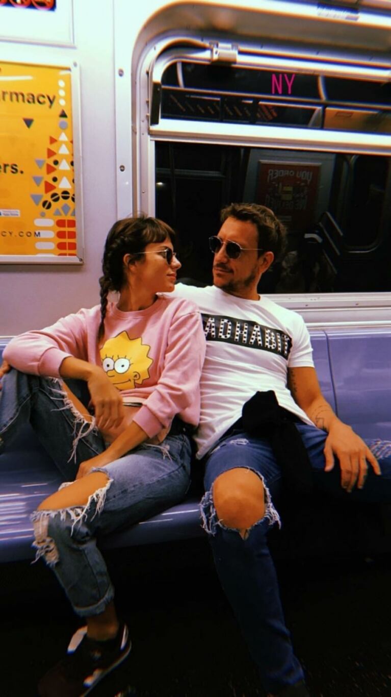 Las vacaciones de Nico Vázquez y Gimena Accardi en Nueva York:  amor, patín sobre hielo y looks cancheros 