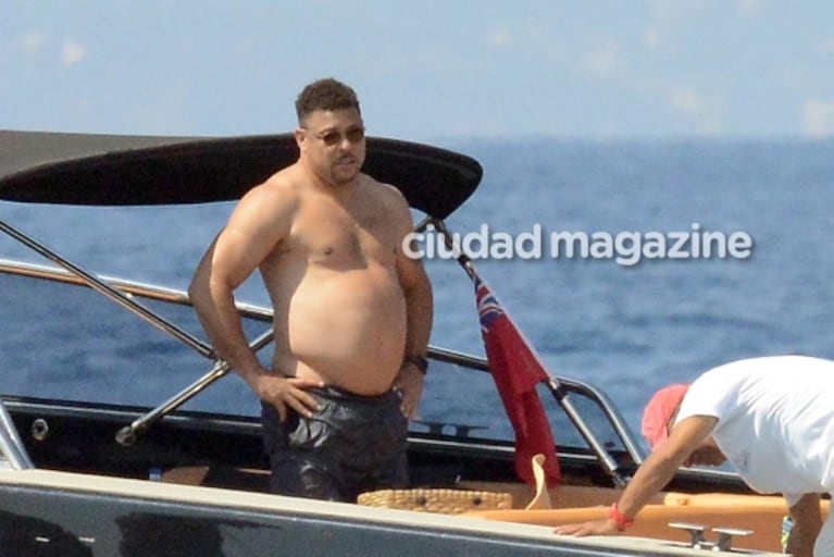 Las vacaciones de Ronaldo: relax total en Formentera junto a su bella y joven novia modelo