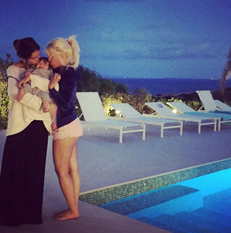 Las vacaciones de Zaira Nara junto a Wanda en Ibiza (Fotos: Instagram). 