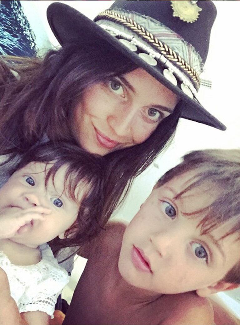 Las vacaciones de Zaira Nara junto a Wanda en Ibiza (Fotos: Instagram). 