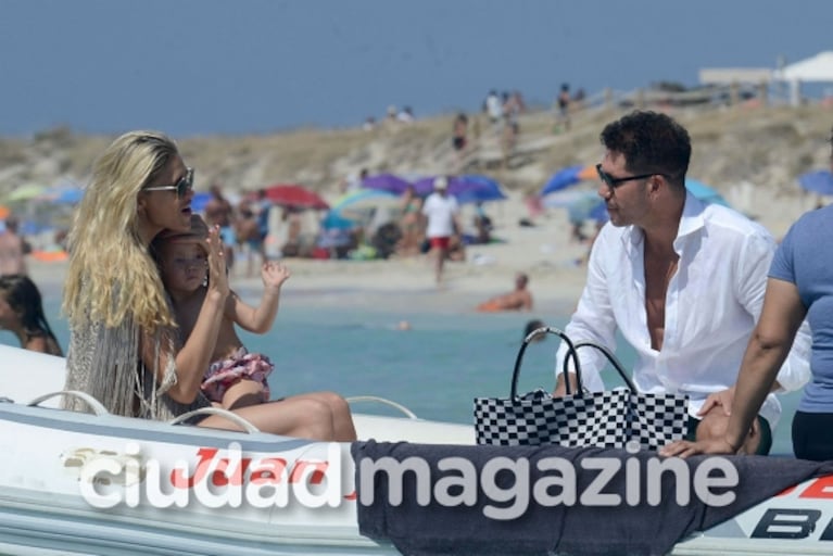 Las vacaciones del Cholo Simeone y Carla Pereyra junto a su hija en Formentera: ¡fotos exclusivas!