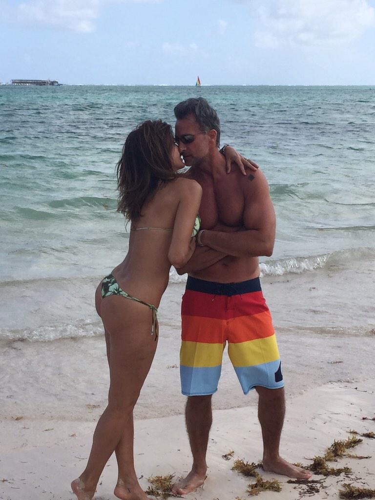 Las vacaciones en Punta de Catherine Fulop, Osvaldo, Oriana y Tiziana Sabatini. (Foto: Twitter)
