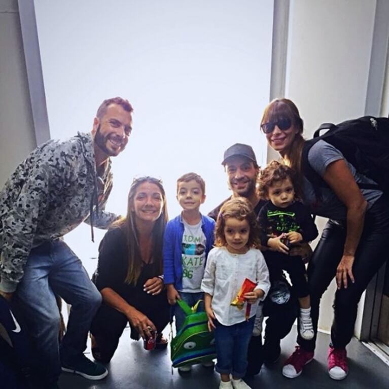 Las vacaciones familiares de Ximena Capristo y Gustavo Conti en Brasil: "Mi cachorrito, estallado de risa"