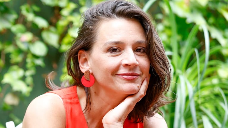 Laura Azcurra presenta  su emprendimiento de yerba con hierbas inspirado en la Ayurveda