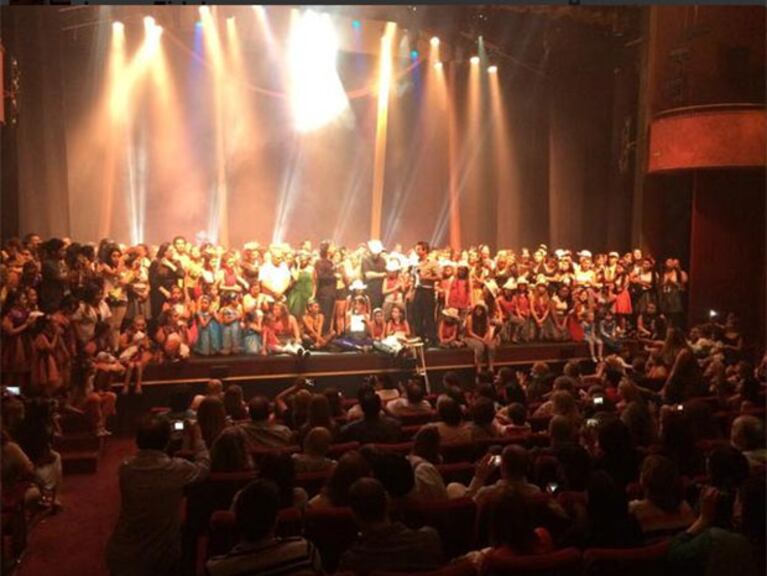 Laura Fidalgo asistió a la fiesta de cierre de una de sus escuelas. (Foto: web)