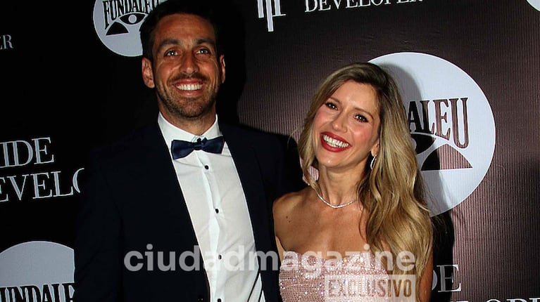 Laurita Fernández y su novio Matías Busquet en un evento (Foto: Movilpress).