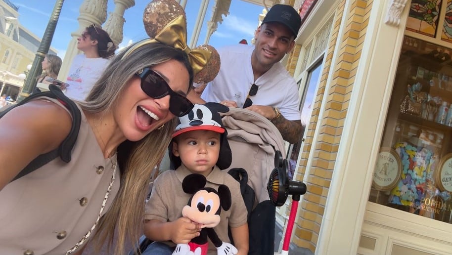 Lautaro Martínez y Agustina Gandolfo, de vacaciones en Disney | Créditos: Instagram @agus.gandolfo