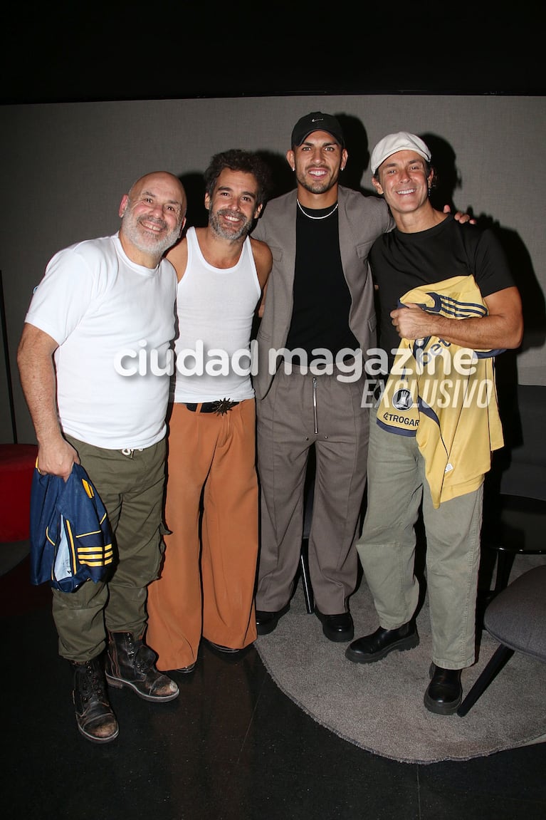 Leandro Paredes y Camila Galante revolucionaron el teatro al ver a Nicolás Cabré, Mariano Martínez y Bicho Gómez (Foto: Movilpress)