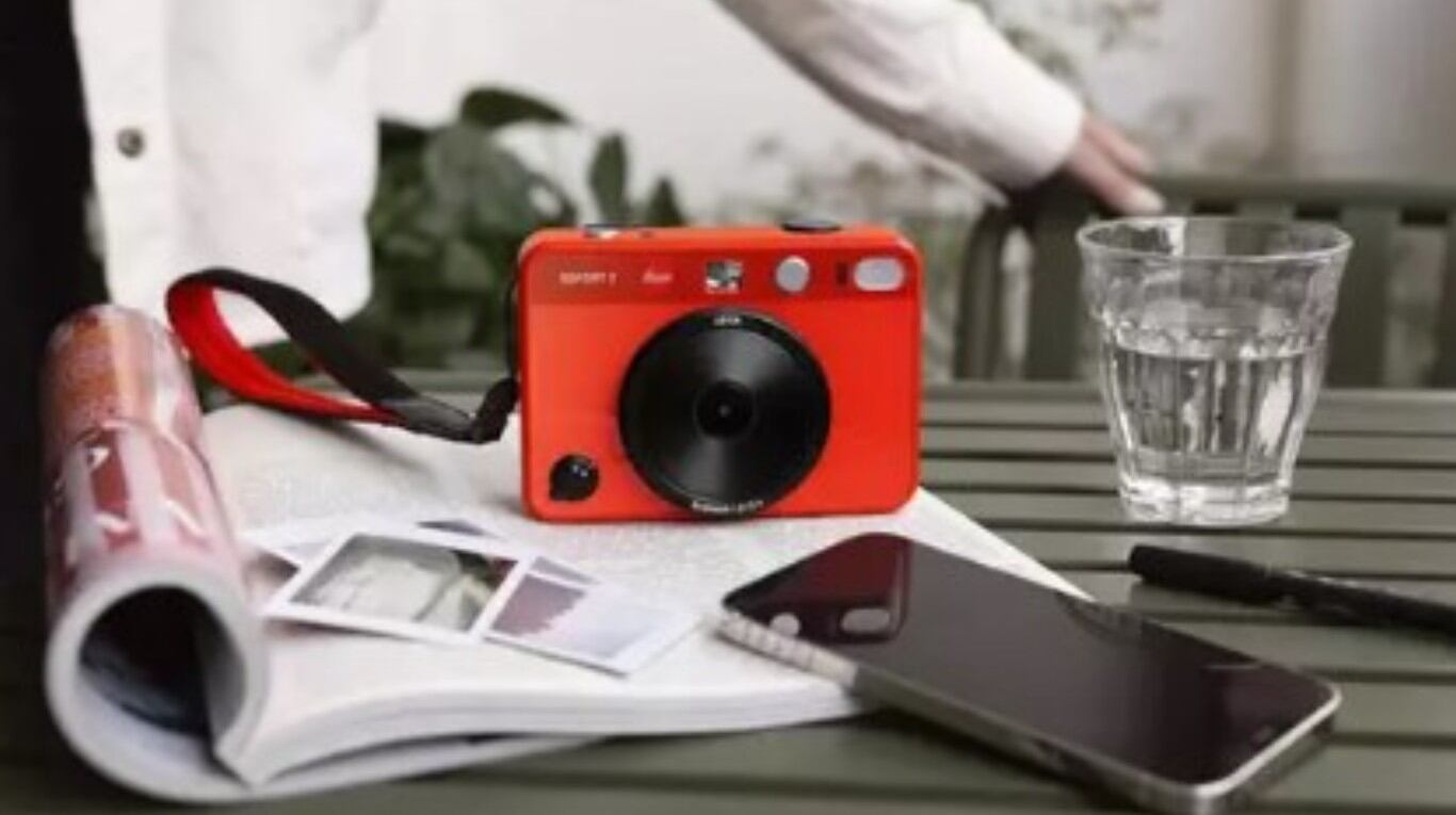 Leica presenta su nueva cámara instantánea Sofort 2