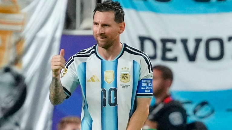 Leo Messi en el partido de la Selección argentina contra Argelia en el MUNDIAL™ (Foto: AP).