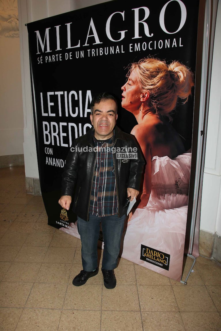 Leo Raff en el estreno de la obra de Leticia Brédice (Foto: Movilpress).