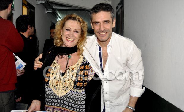 Leo Sbaraglia y su mamá, Roxana Randón, en el teatro (Foto: Jennifer Rubio). 
