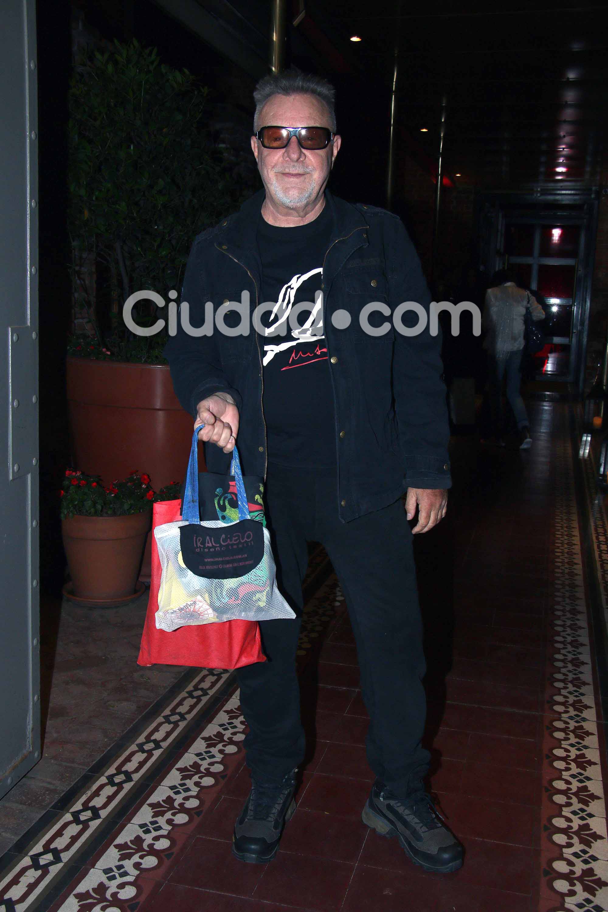 León Gieco en el cumple de su amigo Charly. Foto: Movilpress.