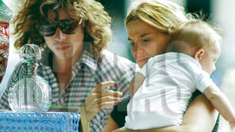 Leticia Brédice y Juan Pablo Sanguinetti, con Indio, en tiempos felices. (Foto: Revista Caras)