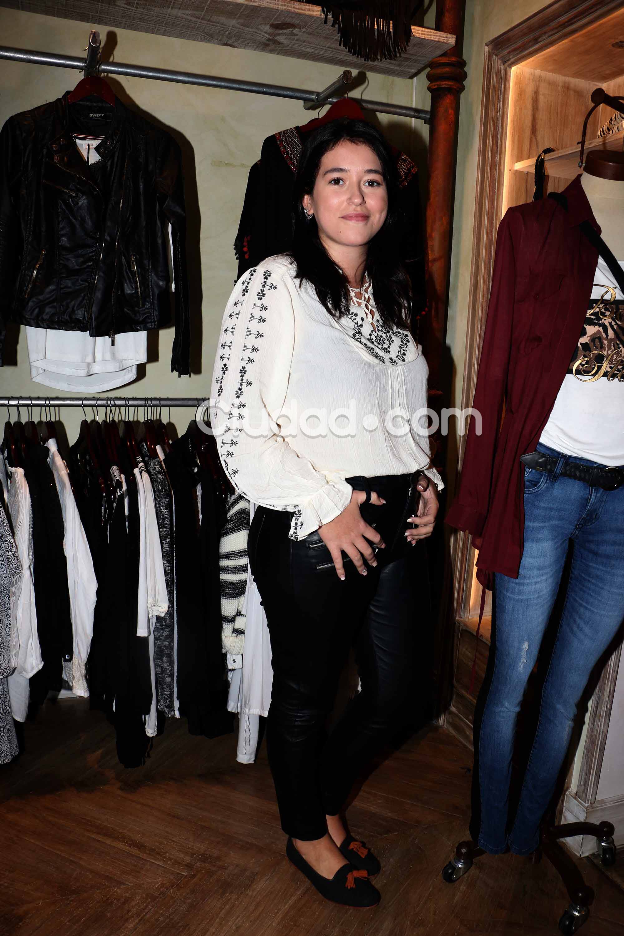 Leticia Siciliani, muy canchera en el evento (Fotos: Movilpress).