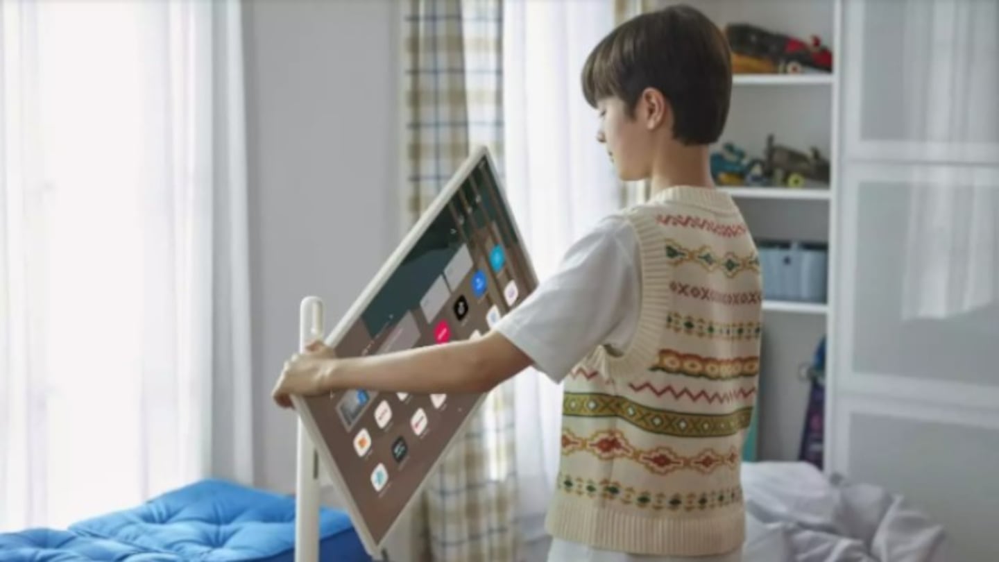 LG anuncia una smart TV portátil con control táctil y hasta tres horas de autonomía