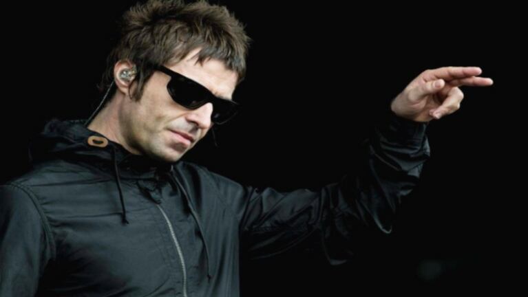 Liam Gallagher actuó en los premios Brit en memoria del atentado del Manchester Arena (Foto: Web)