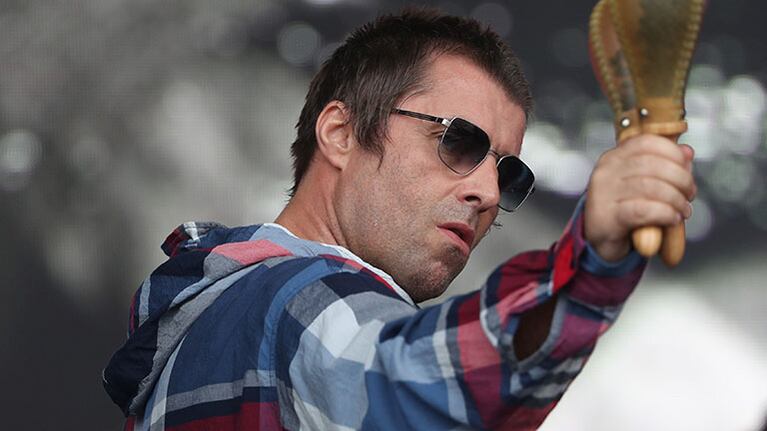 Liam Gallagher le pone humor al coronavirus: Con mi hermano Noel llevamos diez años aislados