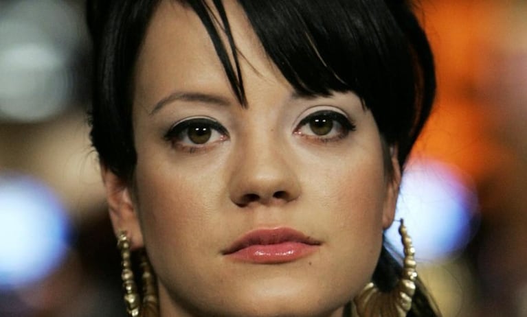 Lily Allen respondió a quienes la culparon por la muerte de su hijo