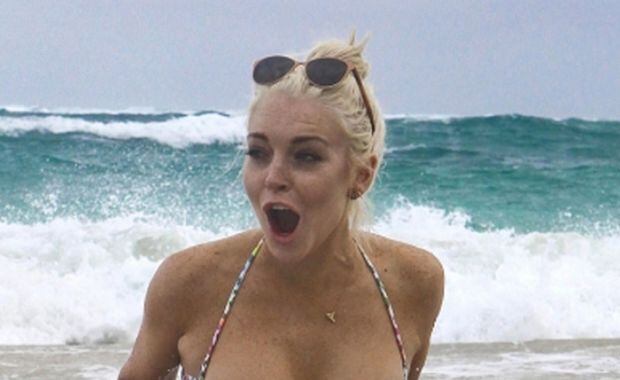 Lindsay Lohan, después de Playboy, mostró sus curvas en Hawaii