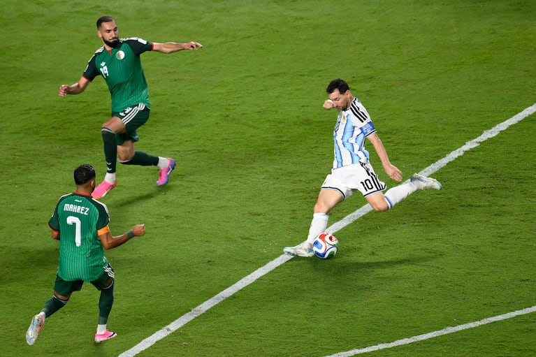 Lionel Messi anota su tercer gol para Argentina en el partido ante Argelia por el Grupo J del Mundial, el martes 16 de junio de 2026 en Kansas City, Missouri (AP Foto/Reed Hoffmann)
