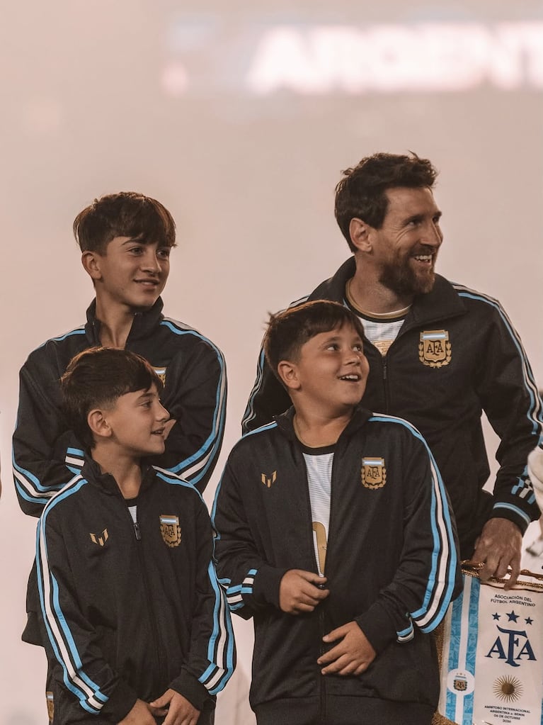Lionel Messi con sus hijos (Foto: Instagram).