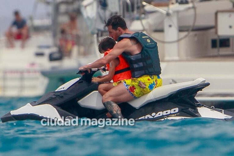 Lionel Messi disfrutó de Formentera en familia, a pura adrenalina: diversión en una moto de agua con sus hijos