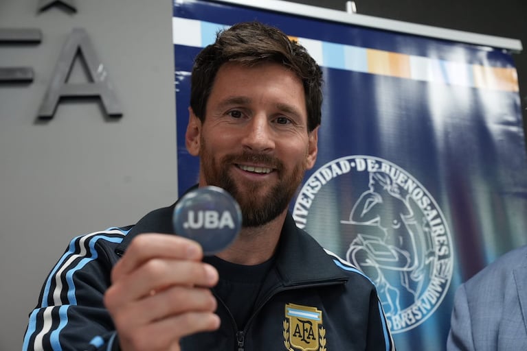 Lionel Messi fue distinguido por la UBA (Foto: RS Fotos).