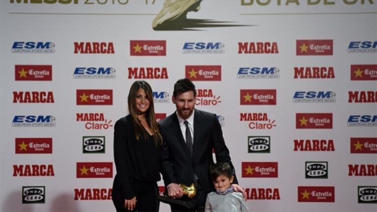 Lionel Messi fue premiado con el "Botín de Oro 2017": la presencia de Antonela Roccuzzo y el tierno beso con su hijo mayor, Thiago