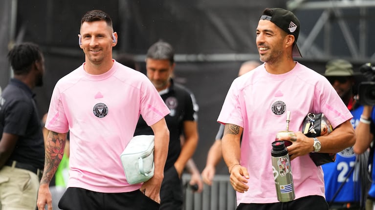 Lionel Messi junto a Luis Suárez en la previa del partido del Inter Miami ante Philadelphia Union. (Foto: Reuters)