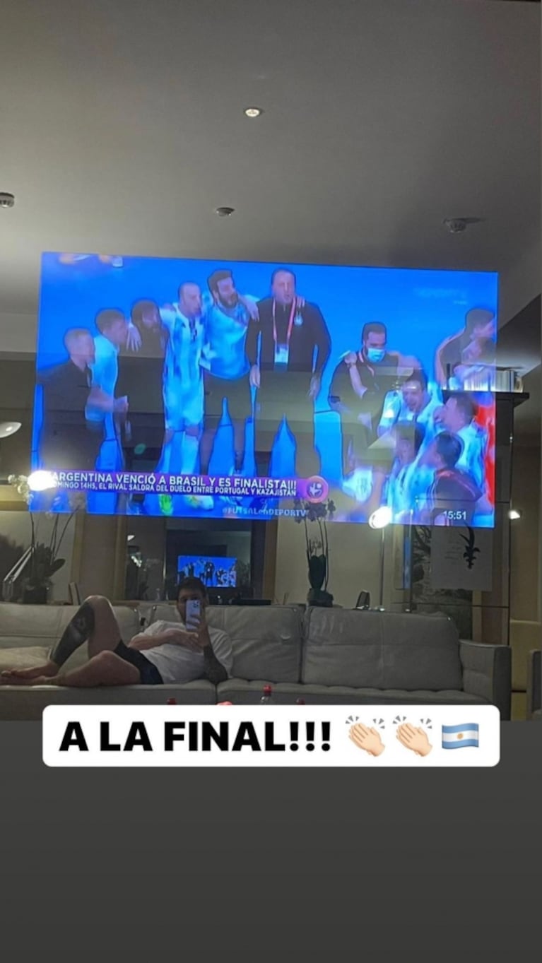 Lionel Messi mostró cómo alentó a la Argentina contra Brasil en la semifinal de Futsal desde la intimidad de su casa: "¡A la final!"