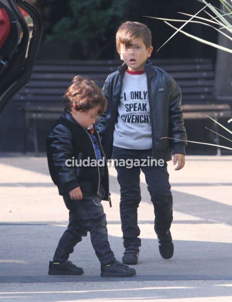 Lionel Messi y Antonela Roccuzzo con sus hijos en Argentina: almuerzo en la Costanera y el cariño de los fans