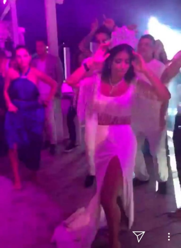 Lionel Messi y Antonela Roccuzzo, elegantes y enamorados en el casamiento de Cesc Fábregas y Daniella Semaan