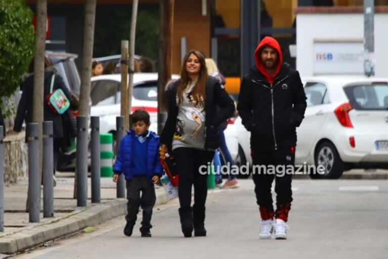 Lionel Messi y Antonela Roccuzzo, papás geniales en la salida del cole de Thiago