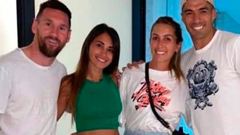 Lionel Messi y Antonela Roccuzzo pasan con Luis Suárez la Navidad en Rosario