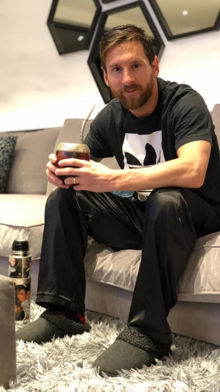 Lionel Messi y la divertida foto de Antonela Roccuzzo tomando mate, embarazada de 7 meses