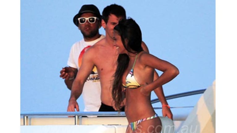 Lionel Messi y su novia en Ibiza. (Foto: Web)