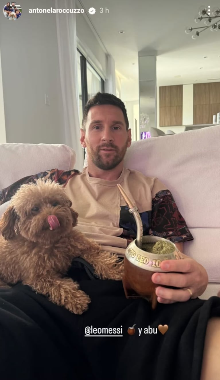 Lionel y su mascota, Abu.