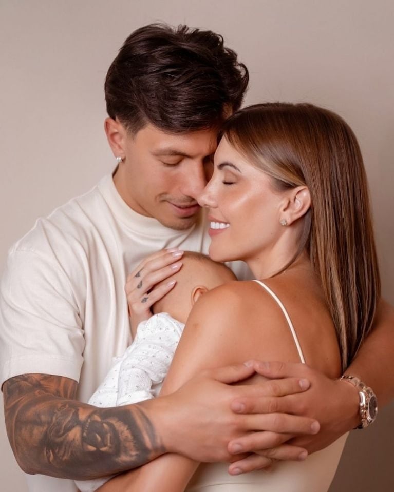 Lisandro Martínez y su esposa