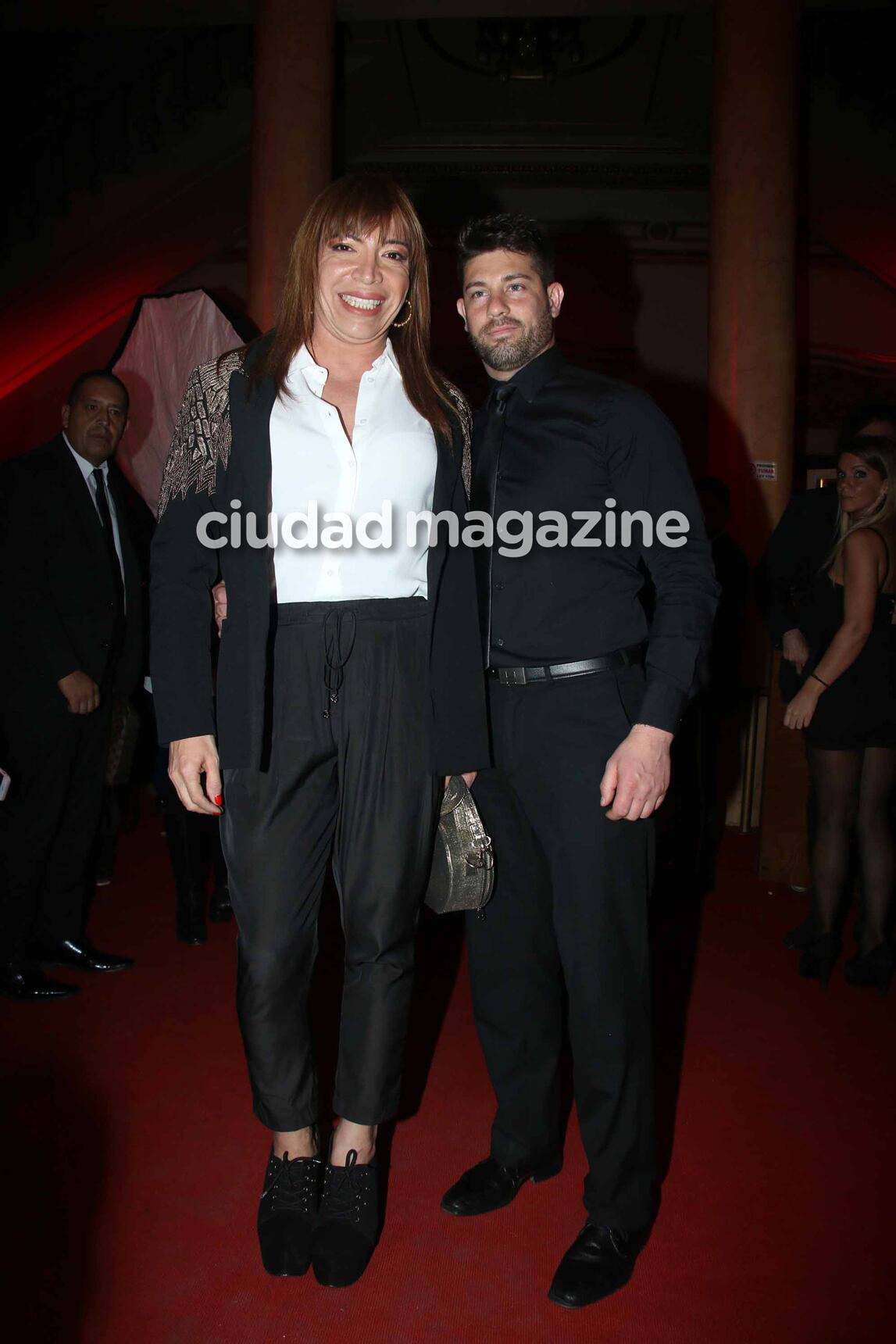Lizy Tagliani y Leo Alturria en la gala de prensa de Cabaret. (Foto: Movilpress)